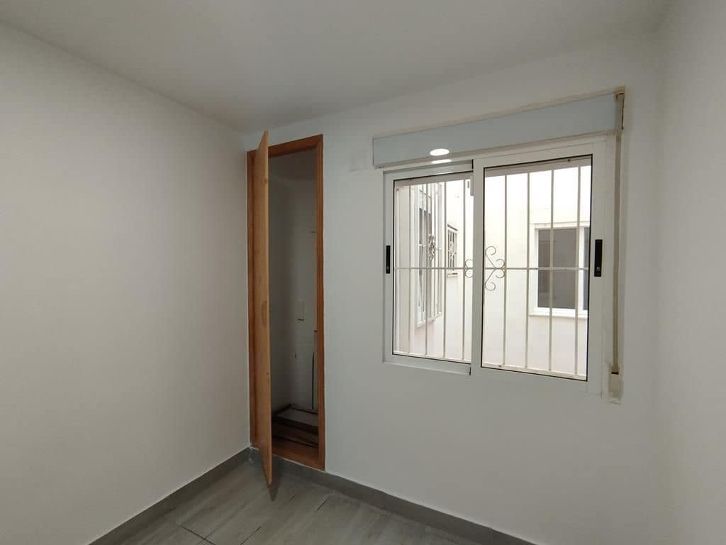 2 slaapkamer Appartement te koop in Torrevieja - € 150.000 (Ref: 10015739)