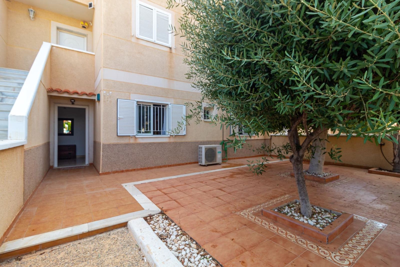 3 bedroom Bungalow for sale in Orihuela Costa with garage - € 339,000 (Ref: 10017645)