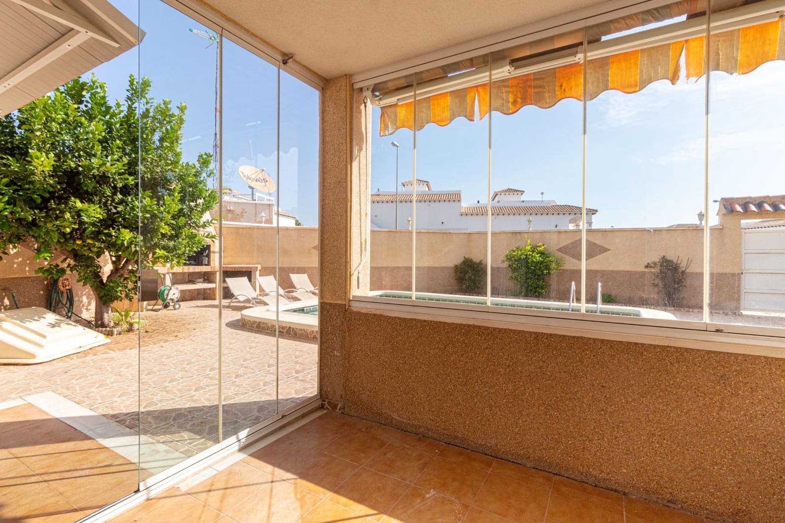 3 bedroom Bungalow for sale in Orihuela Costa with garage - € 339,000 (Ref: 10017645)