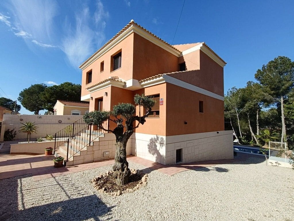 5 Zimmer Villa zu verkaufen in Pilar de la Horadada mit Pool - 785.000 € (Ref: 10018565)