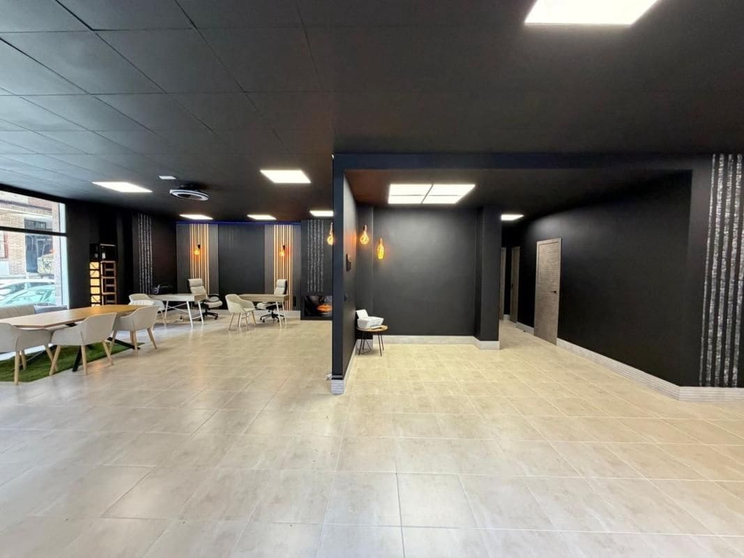 Commercial for sale in Torrevieja - € 169,900 (Ref: 10018574)