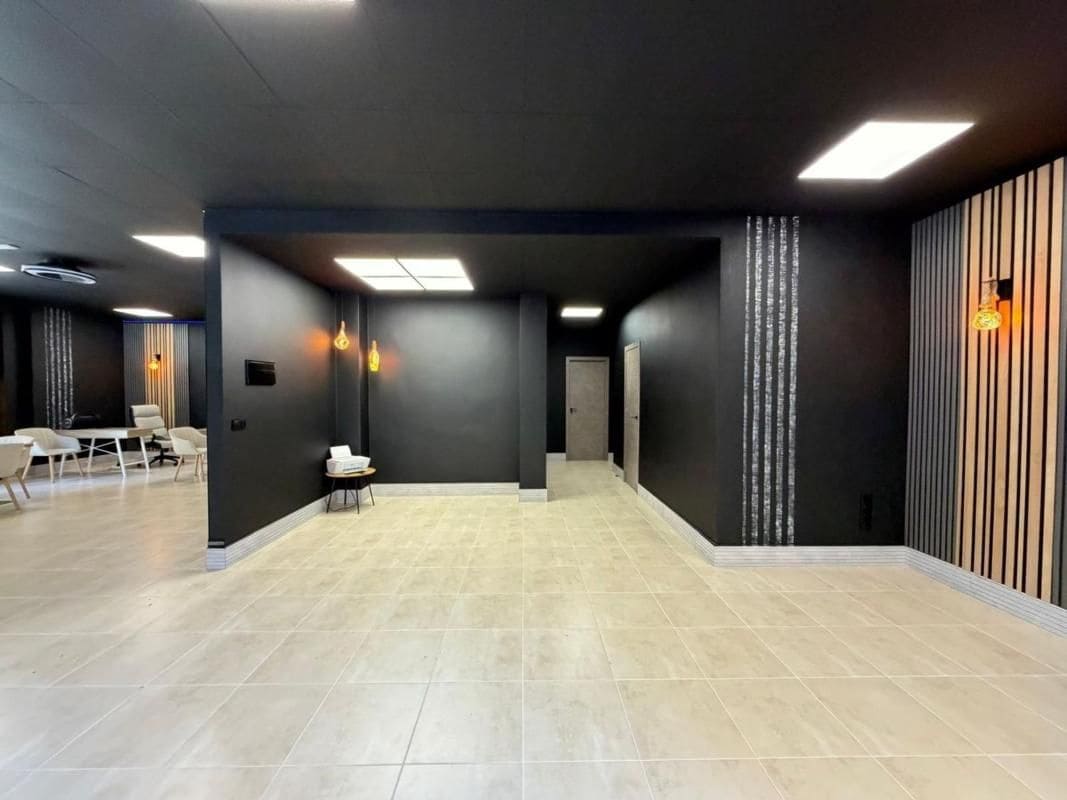 Commercial for sale in Torrevieja - € 169,900 (Ref: 10018574)