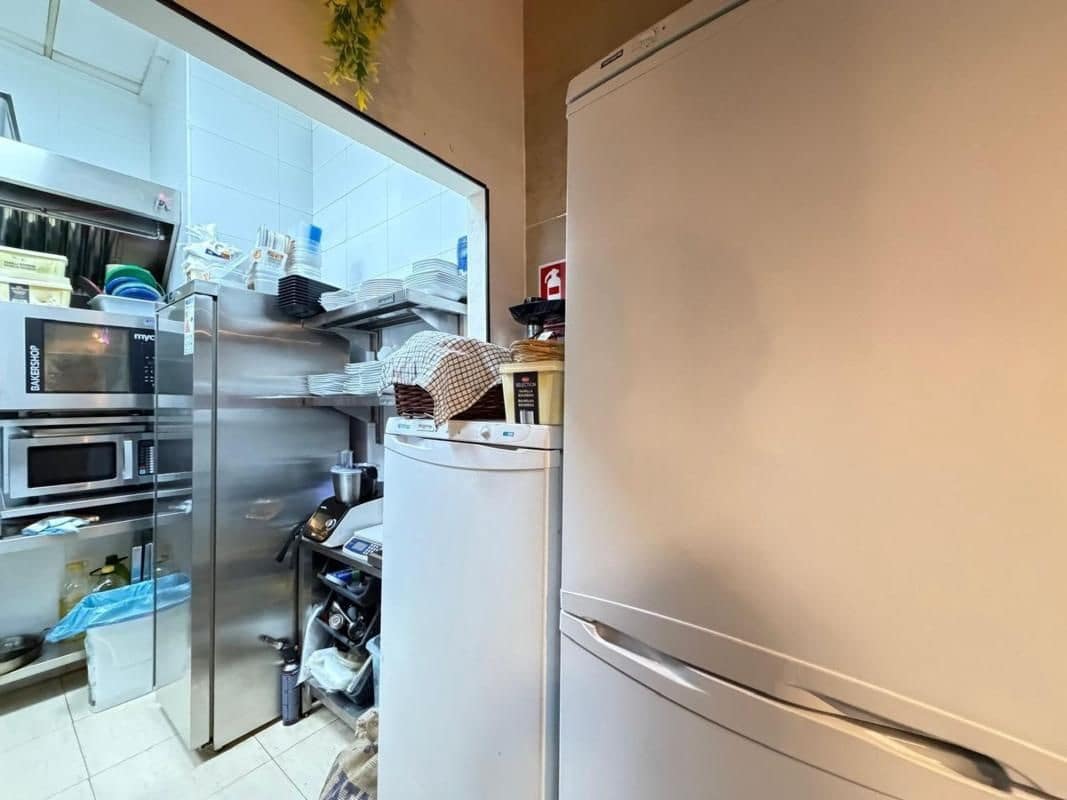 Kommersiell til salgs i Torrevieja - € 160 000 (Ref: 10018575)