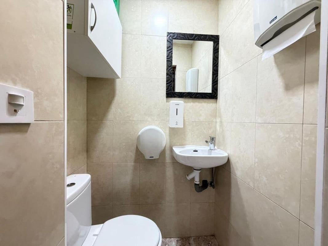 Kommersiell til salgs i Torrevieja - € 160 000 (Ref: 10018575)