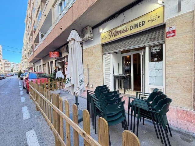 Kommersiell til salgs i Torrevieja - € 160 000 (Ref: 10018575)