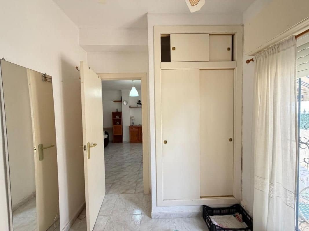 2 slaapkamer Rijtjeshuis te koop in Torrevieja met zwembad - € 139.900 (Ref: 10018576)