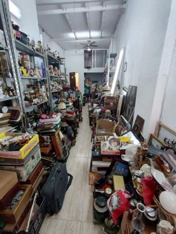 Commercial for sale in Torrevieja - € 59,950 (Ref: 10018577)