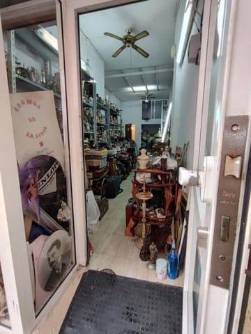 Commercial for sale in Torrevieja - € 59,950 (Ref: 10018577)