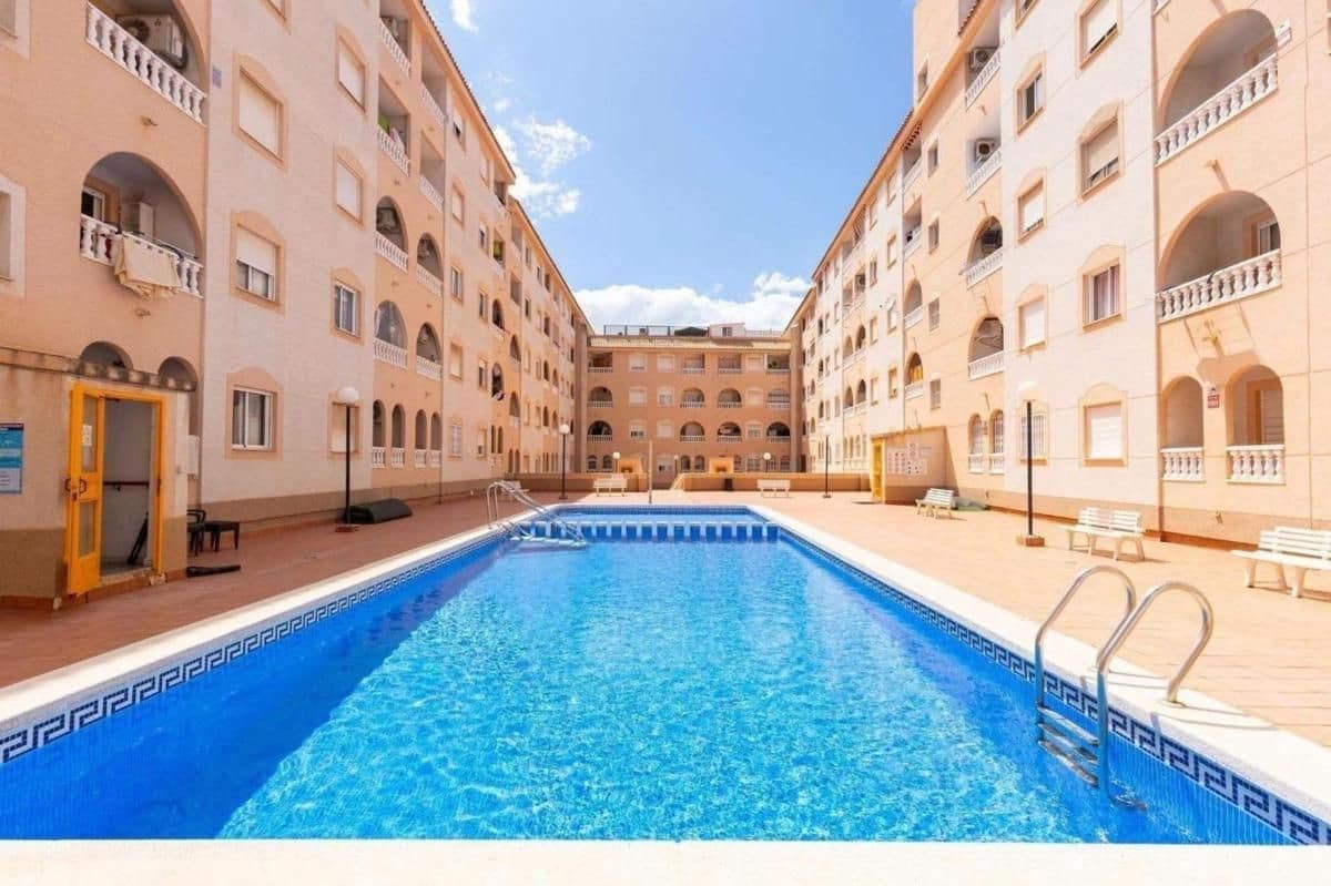 1 soverom Leilighet til salgs i Torrevieja med svømmebasseng - € 149 000 (Ref: 10018581)