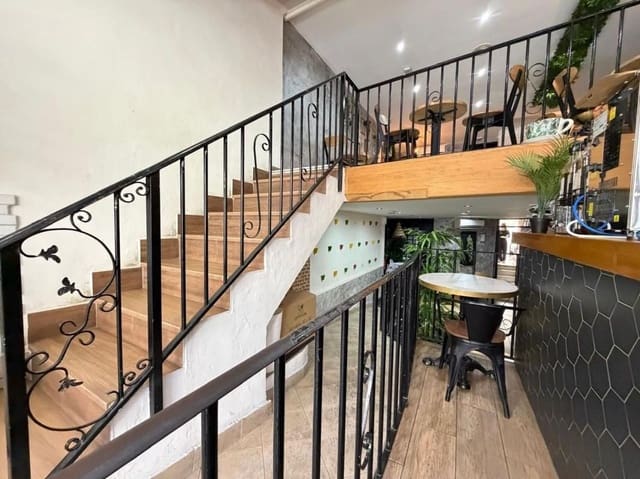 Comercial para venda em Torrevieja - 150 000 € (Ref: 10018586)