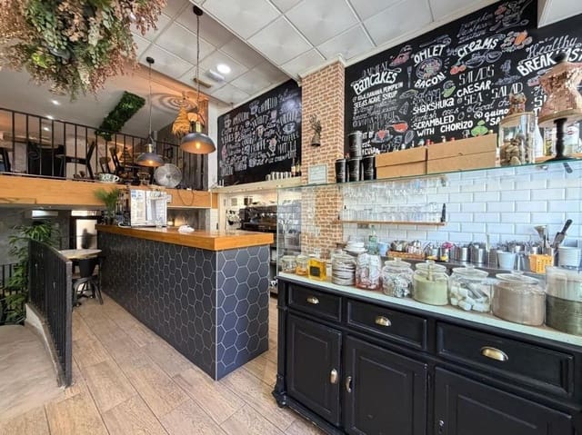 Comercial para venda em Torrevieja - 150 000 € (Ref: 10018586)
