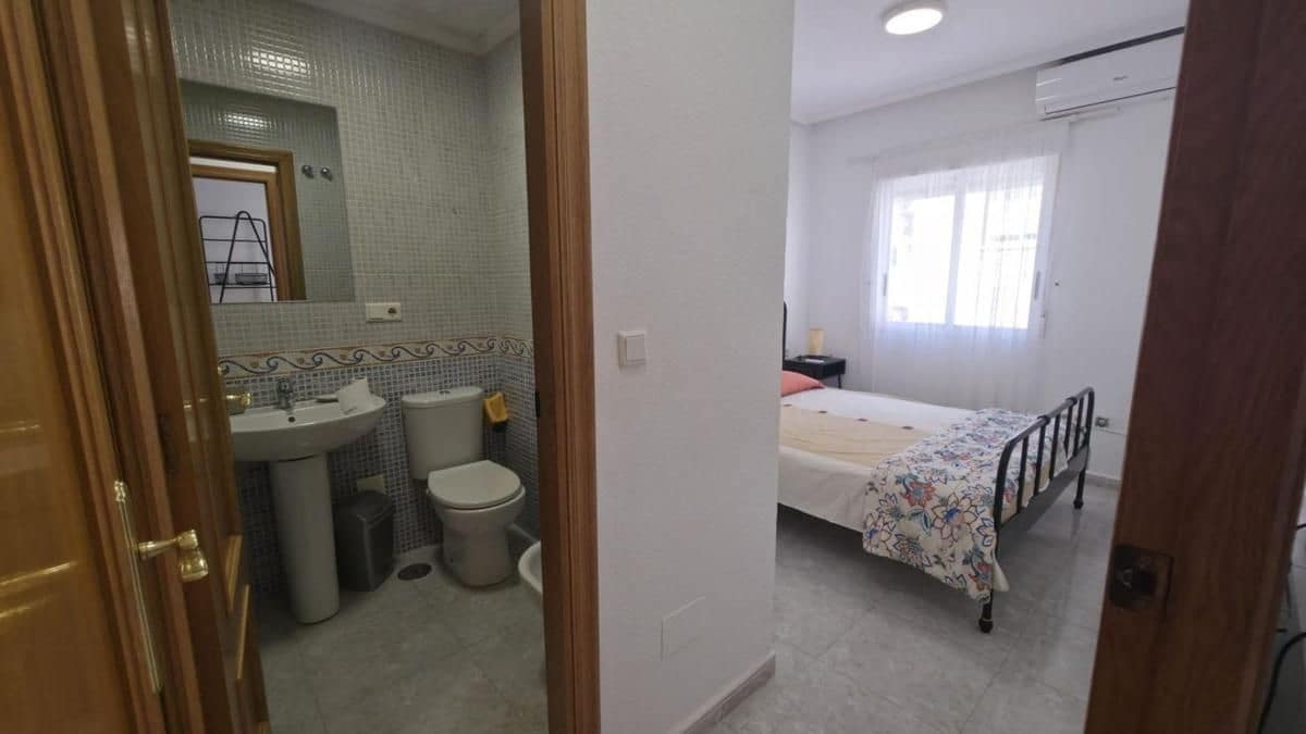 Apartamento de 1 habitación en Torrevieja en venta - 129.900 € (Ref: 10018589)