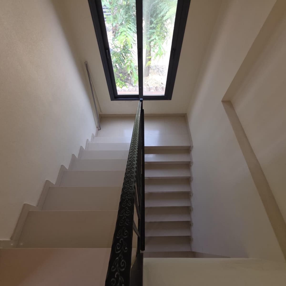 Pareado de 4 habitaciones en Filipinas en venta con piscina - 299.900 € (Ref: 10018594)