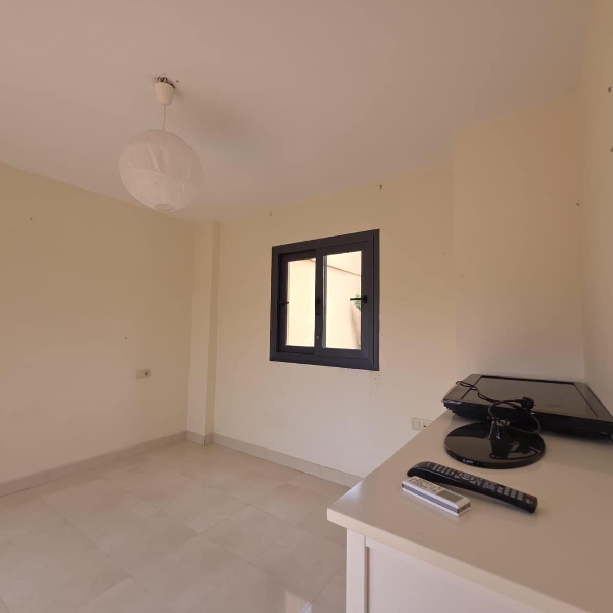 Pareado de 4 habitaciones en Filipinas en venta con piscina - 299.900 € (Ref: 10018594)