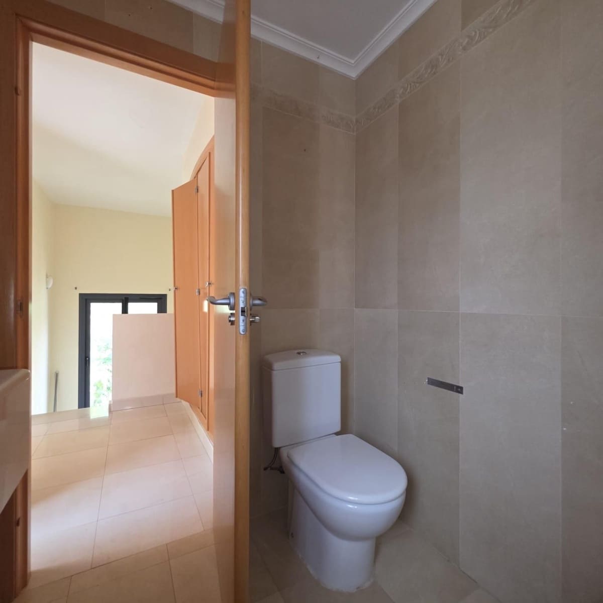 Pareado de 4 habitaciones en Filipinas en venta con piscina - 299.900 € (Ref: 10018594)