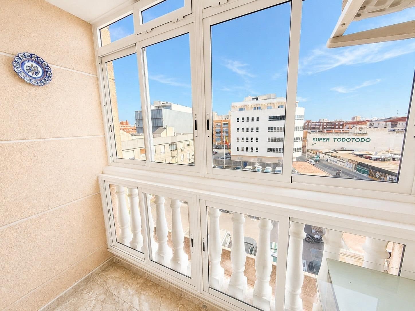 2 soveværelse Lejlighed til salg i Torrevieja med swimmingpool garage - € 135.000 (Ref: 10018975)