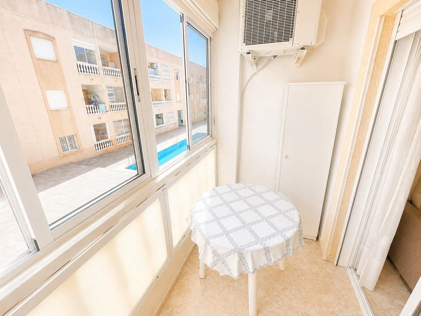 1 soveværelse Lejlighed til salg i Torrevieja med swimmingpool - € 107.260 (Ref: 10018976)