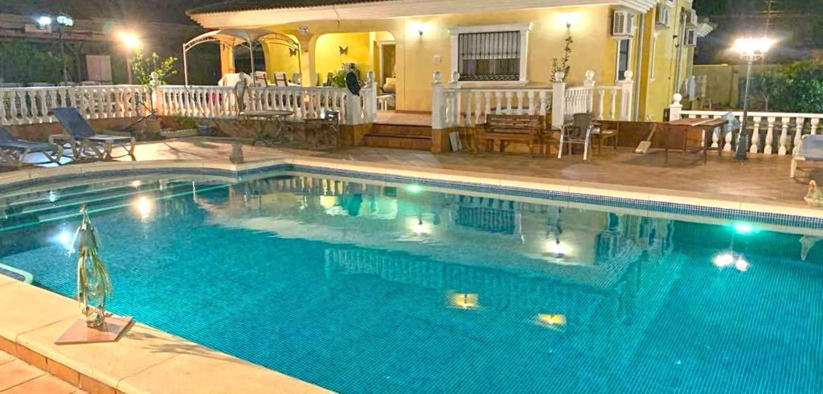 6 bedroom Villa for sale in Torrevieja with pool - € 595,000 (Ref: 10021090)