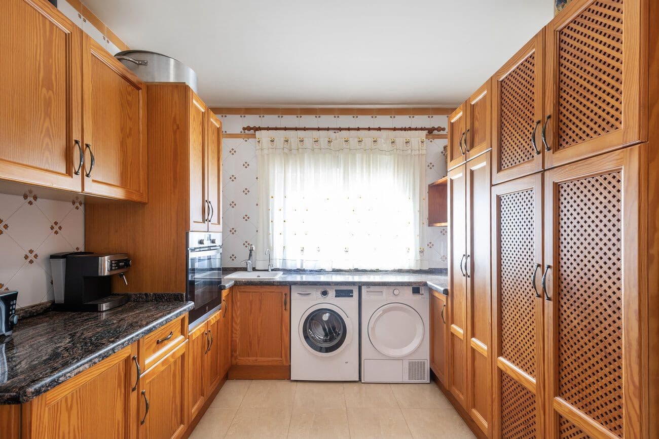 5 makuuhuone Huvila myytävänä paikassa Torrevieja mukana uima-altaan - 1 000 000 € (Ref: 10021091)