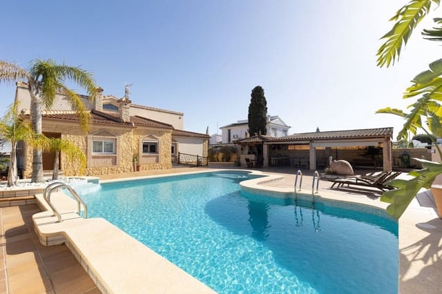 5 makuuhuone Huvila myytävänä paikassa Centro, Torrevieja mukana uima-altaan - 1 000 000 € (Ref: 10021091)