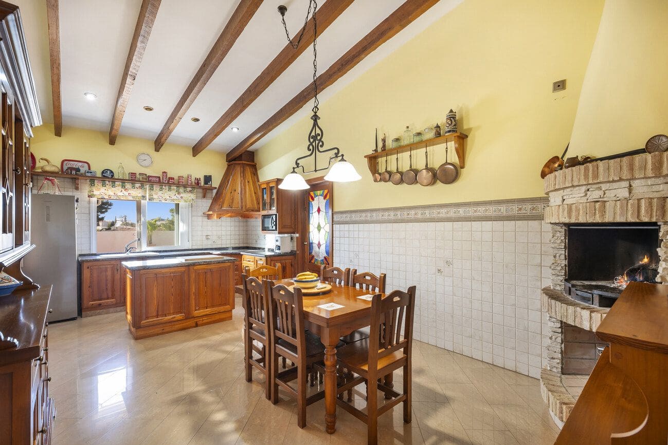 5 makuuhuone Huvila myytävänä paikassa Torrevieja mukana uima-altaan - 1 000 000 € (Ref: 10021091)