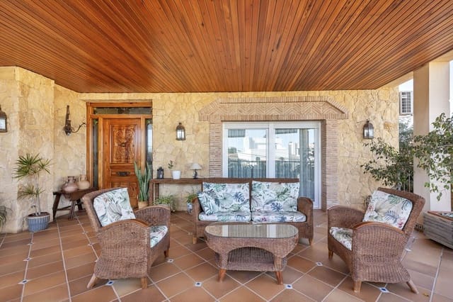 5 makuuhuone Huvila myytävänä paikassa Centro, Torrevieja mukana uima-altaan - 1 000 000 € (Ref: 10021091)