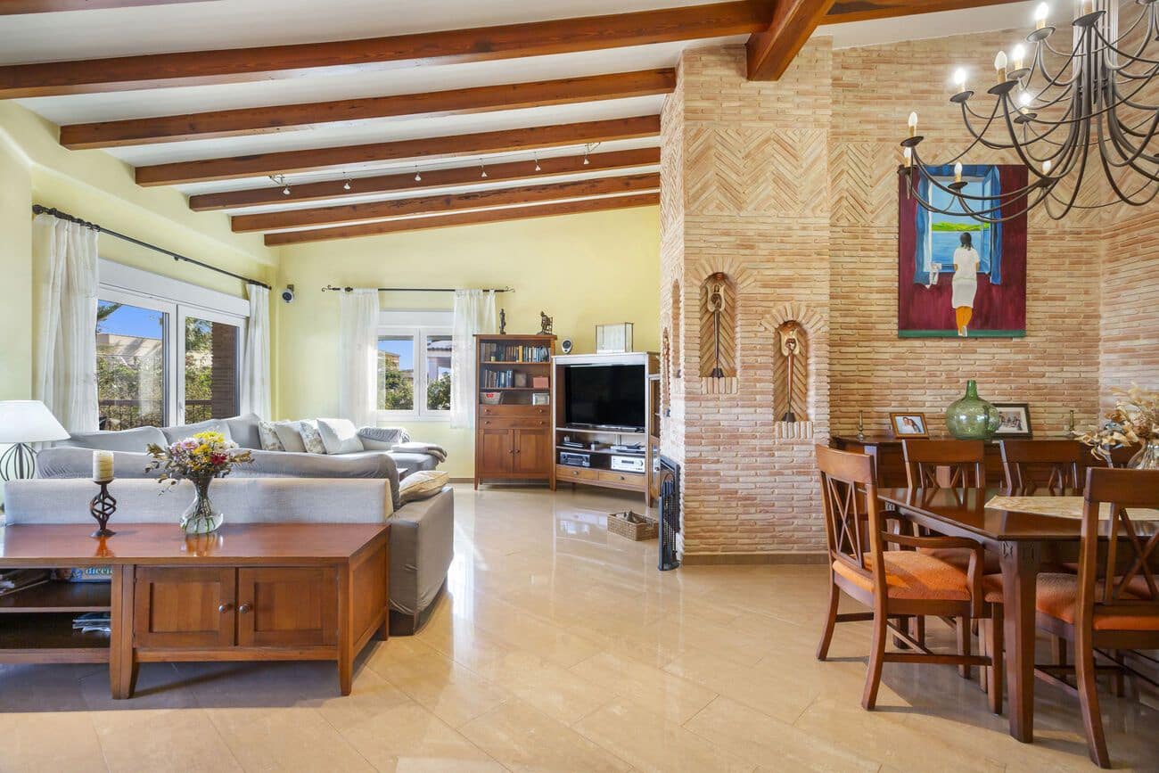 5 makuuhuone Huvila myytävänä paikassa Torrevieja mukana uima-altaan - 1 000 000 € (Ref: 10021091)