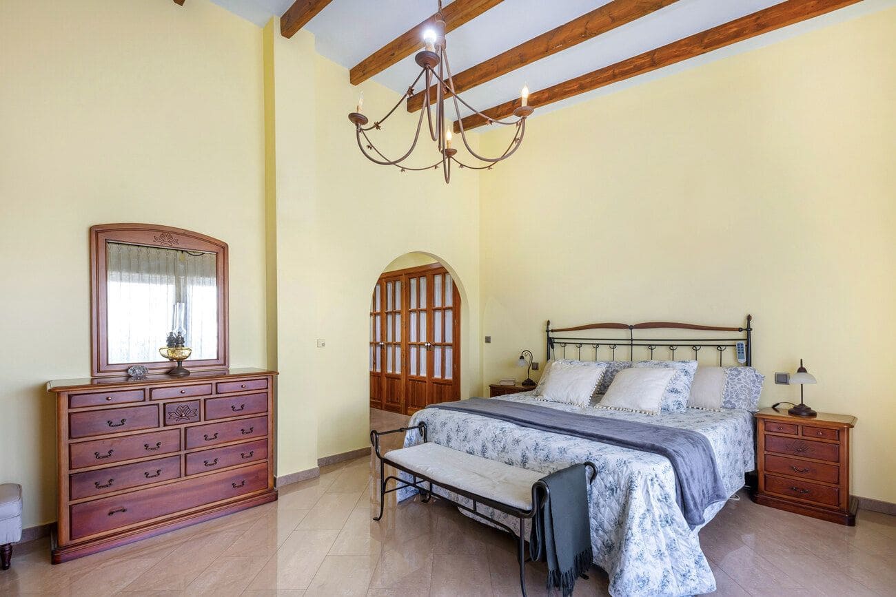 5 makuuhuone Huvila myytävänä paikassa Torrevieja mukana uima-altaan - 1 000 000 € (Ref: 10021091)