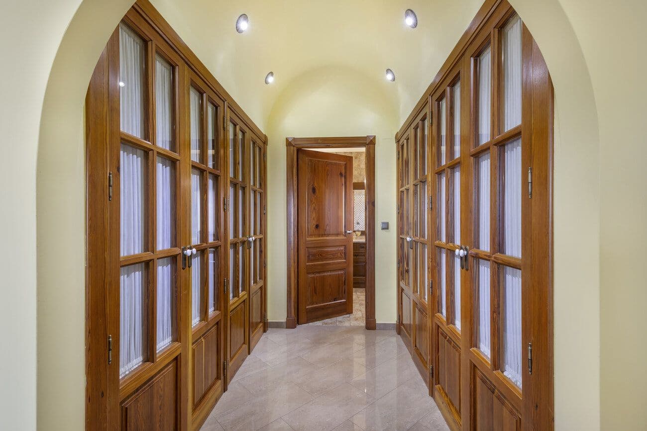 5 makuuhuone Huvila myytävänä paikassa Torrevieja mukana uima-altaan - 1 000 000 € (Ref: 10021091)