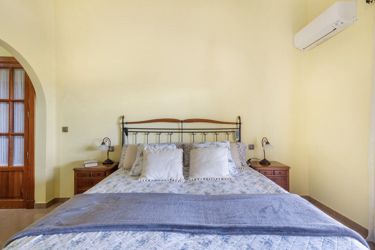 5 makuuhuone Huvila myytävänä paikassa Torrevieja mukana uima-altaan - 1 000 000 € (Ref: 10021091)