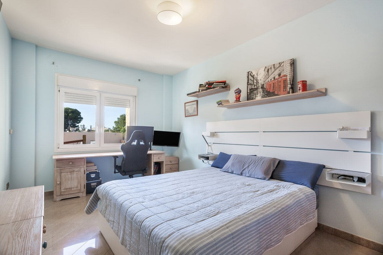 5 makuuhuone Huvila myytävänä paikassa Torrevieja mukana uima-altaan - 1 000 000 € (Ref: 10021091)