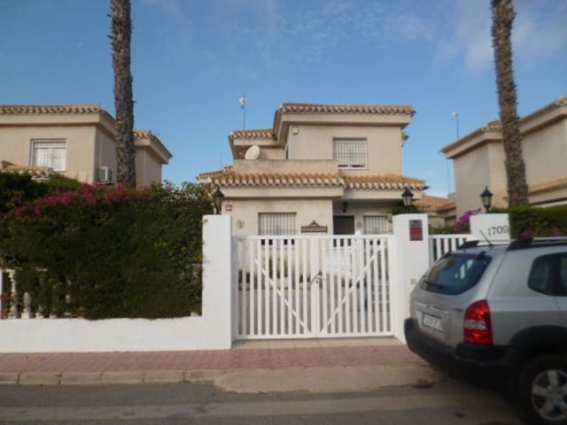 3 Zimmer Villa zu verkaufen in La Zenia, Orihuela - 390.000 € (Ref: 10022611)