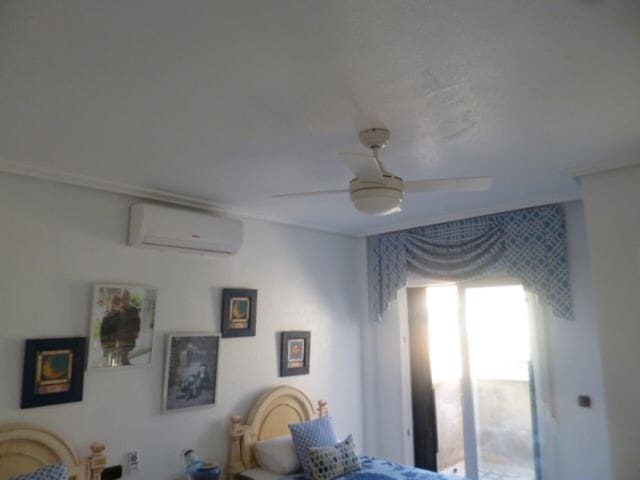 3 Zimmer Villa zu verkaufen in La Zenia, Orihuela - 390.000 € (Ref: 10022611)