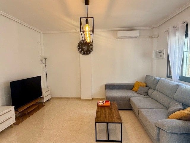 Chalet de 3 habitaciones en San Miguel de Salinas en venta con garaje - 210.000 € (Ref: 10022613)