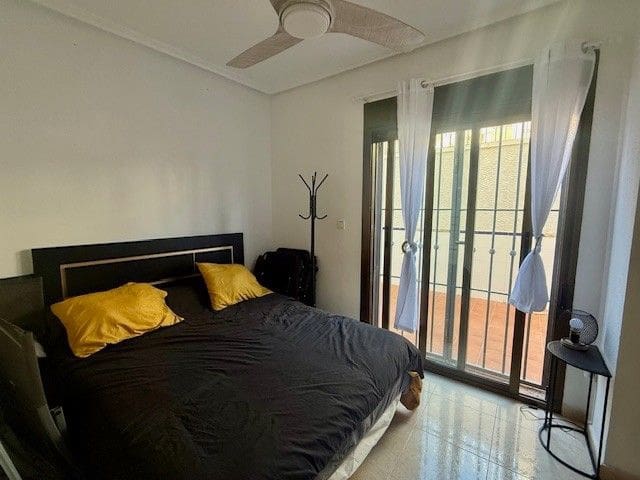 Chalet de 3 habitaciones en San Miguel de Salinas en venta con garaje - 210.000 € (Ref: 10022613)