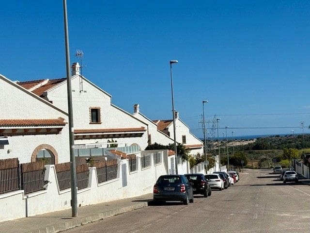 Chalet de 3 habitaciones en San Miguel de Salinas en venta con garaje - 210.000 € (Ref: 10022613)