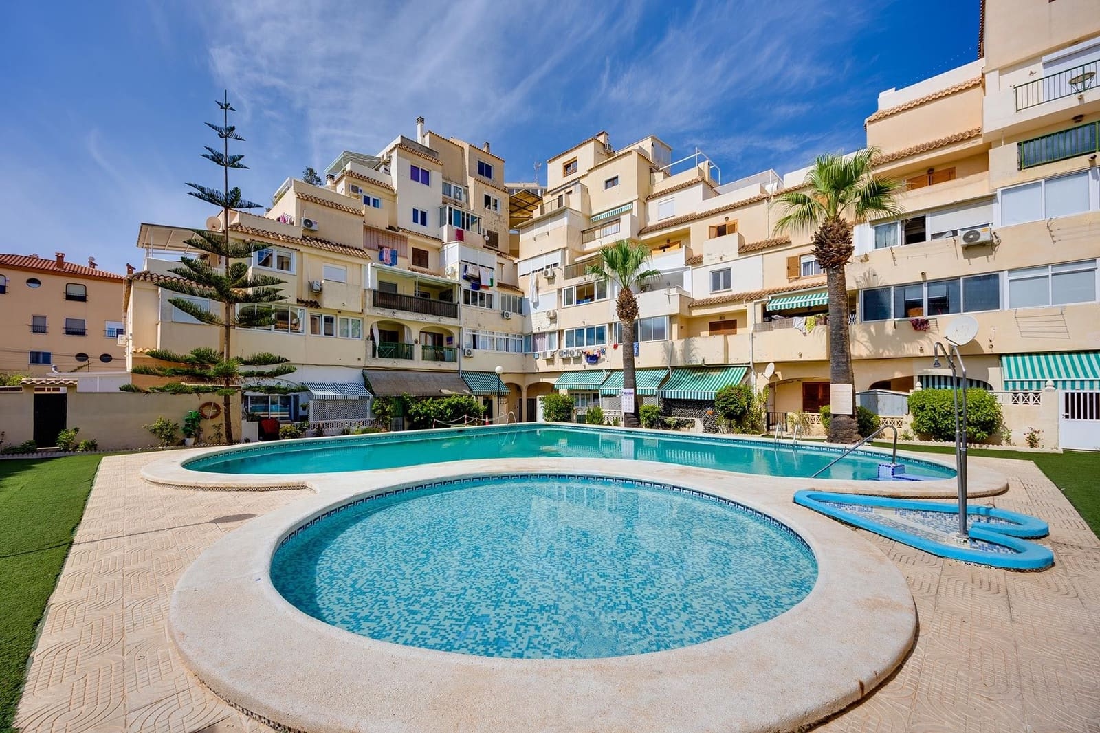 1 makuuhuone Huoneisto myytävänä paikassa Torrevieja mukana 
autotalli - 135 000 € (Ref: 10022614)