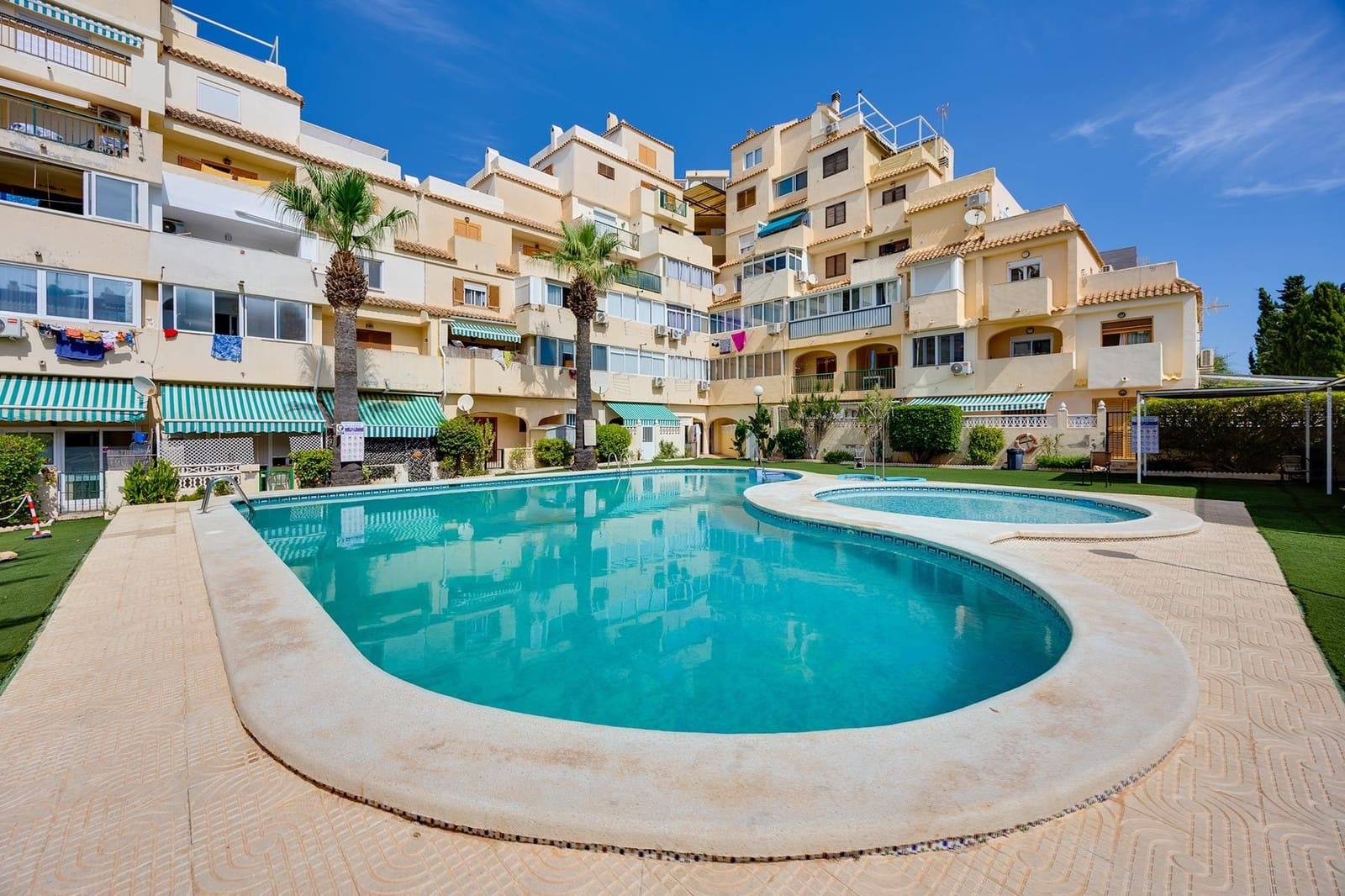 1 makuuhuone Huoneisto myytävänä paikassa Torrevieja mukana 
autotalli - 135 000 € (Ref: 10022614)