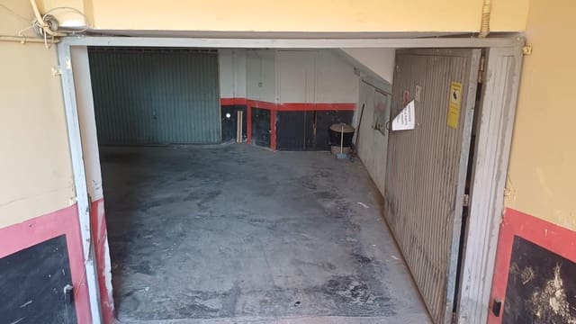 Garage for sale in Los Europeos, Torrevieja - € 24,000 (Ref: 10022615)