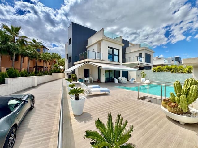 4 soveværelse Villa til salg i San Miguel de Salinas med swimmingpool - € 699.500 (Ref: 10024323)