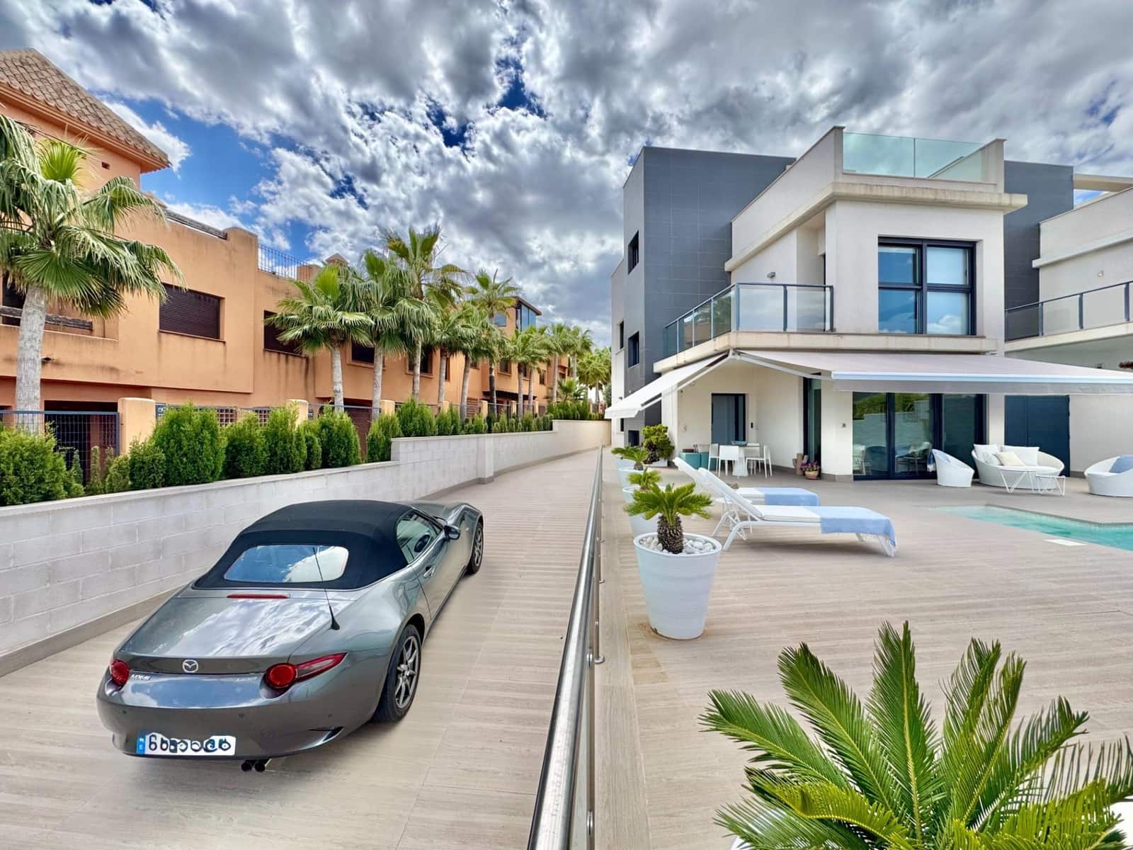 4 soveværelse Villa til salg i San Miguel de Salinas med swimmingpool - € 699.500 (Ref: 10024323)