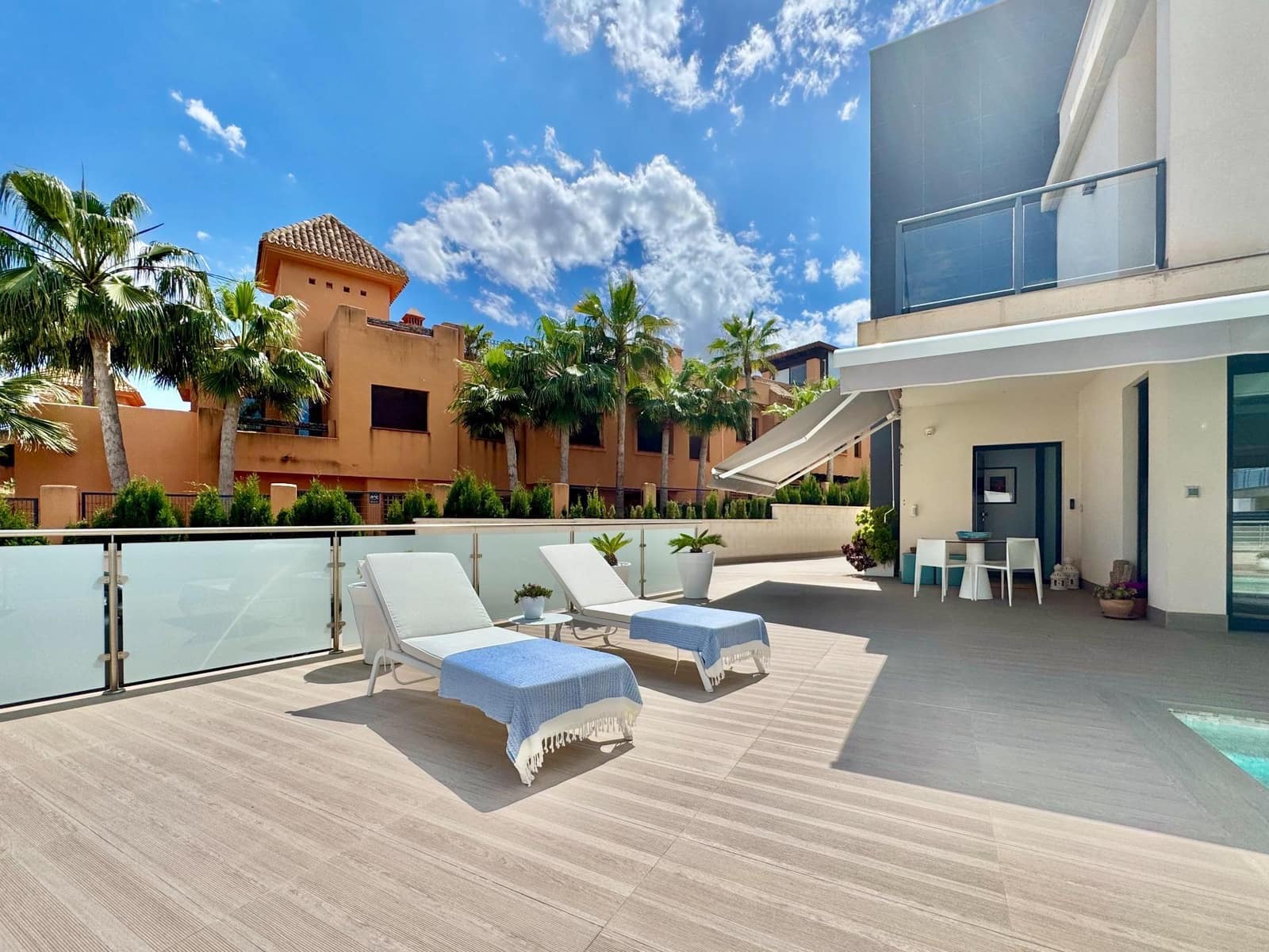 4 soveværelse Villa til salg i San Miguel de Salinas med swimmingpool - € 699.500 (Ref: 10024323)