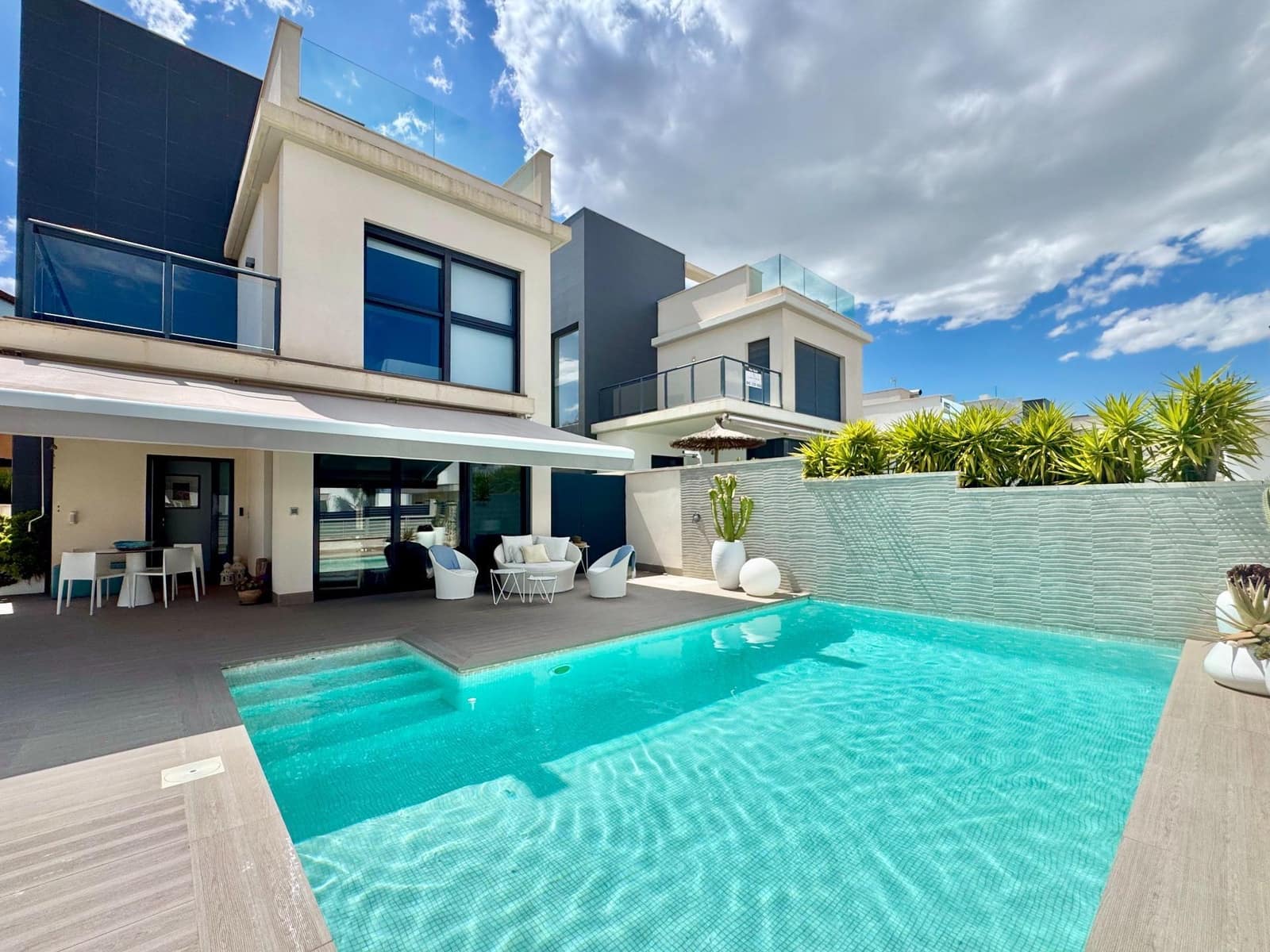 4 soveværelse Villa til salg i San Miguel de Salinas med swimmingpool - € 699.500 (Ref: 10024323)