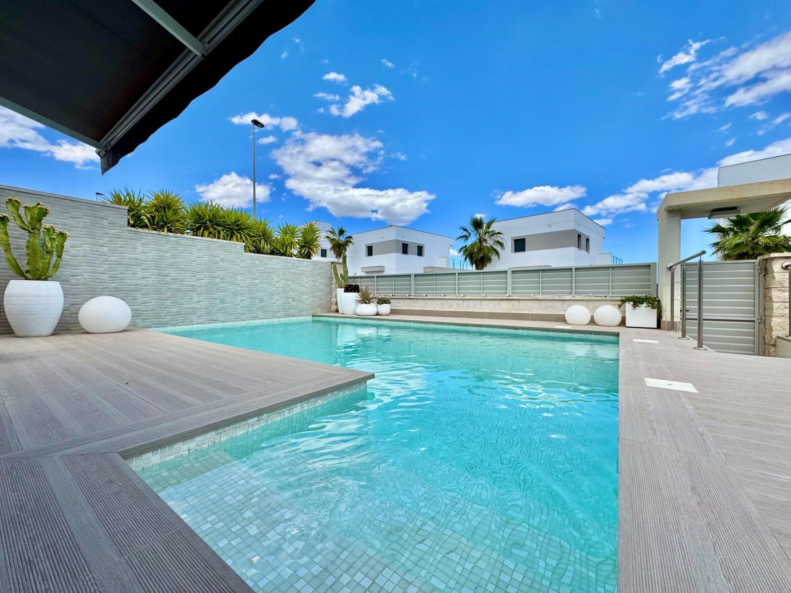 4 soveværelse Villa til salg i San Miguel de Salinas med swimmingpool - € 699.500 (Ref: 10024323)