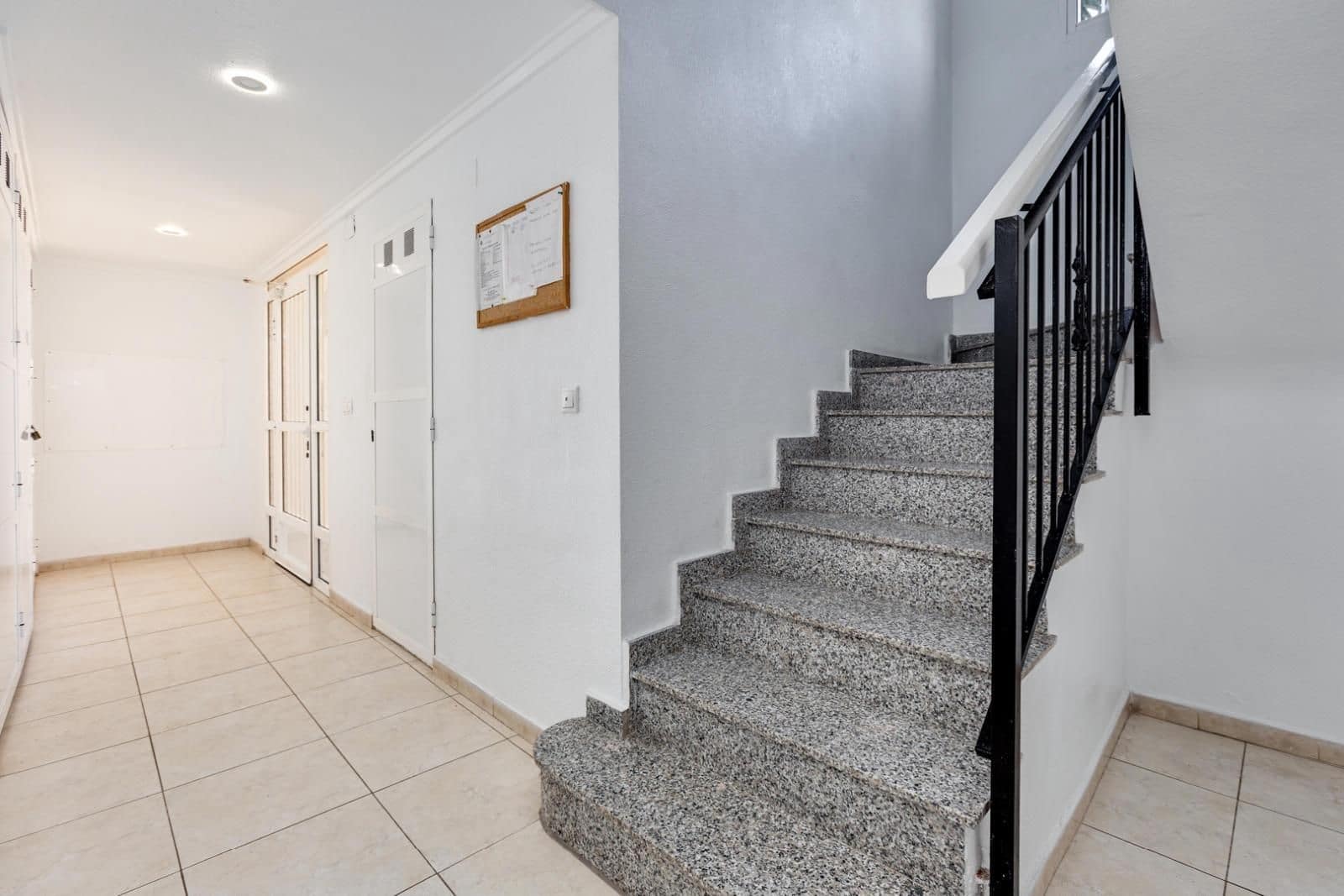 2 slaapkamer Appartement te koop in Torrevieja met zwembad - € 164.969 (Ref: 10024333)