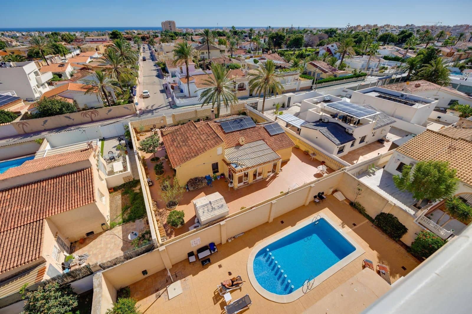 2 slaapkamer Appartement te koop in Torrevieja met zwembad - € 164.969 (Ref: 10024333)