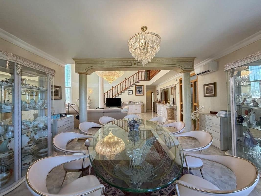 6 bedroom Villa for sale in Ciudad Quesada with pool - € 880,000 (Ref: 10025889)