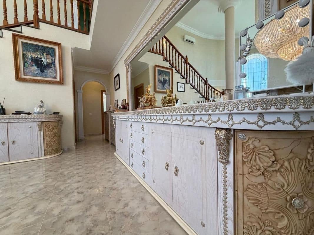 6 bedroom Villa for sale in Ciudad Quesada with pool - € 880,000 (Ref: 10025889)