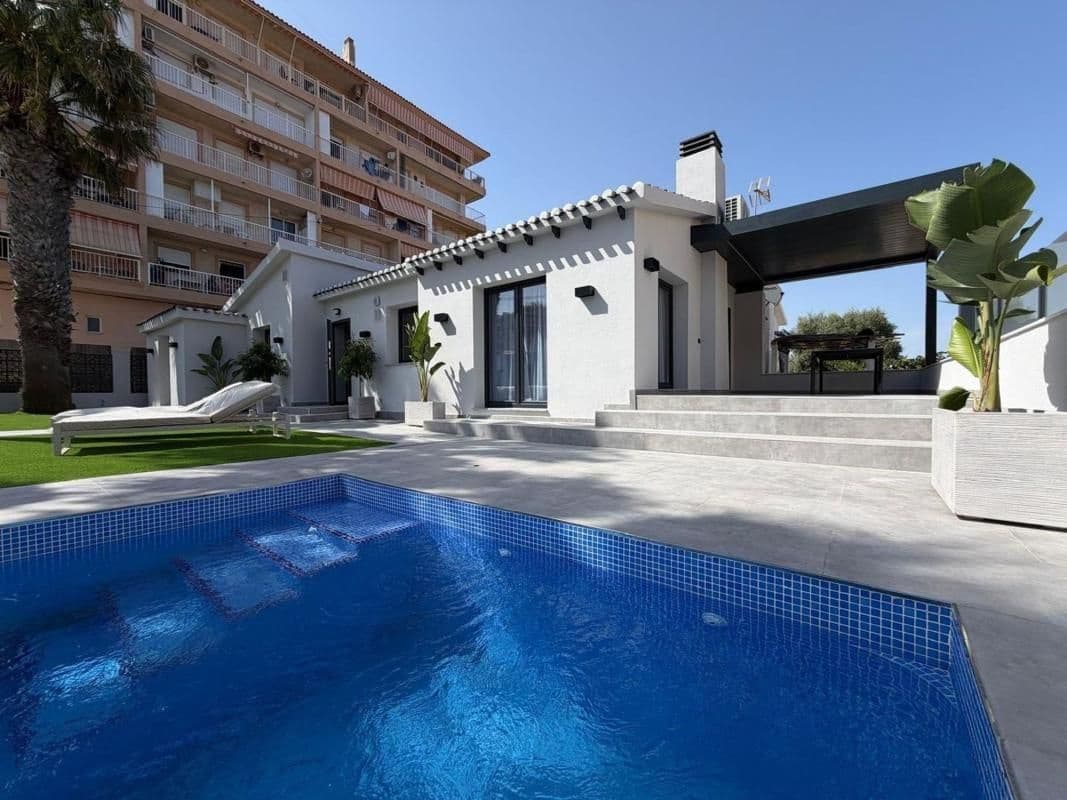 4 camera da letto Villa in vendita in Punta Prima con piscina - 749.000 € (Rif: 10025890)