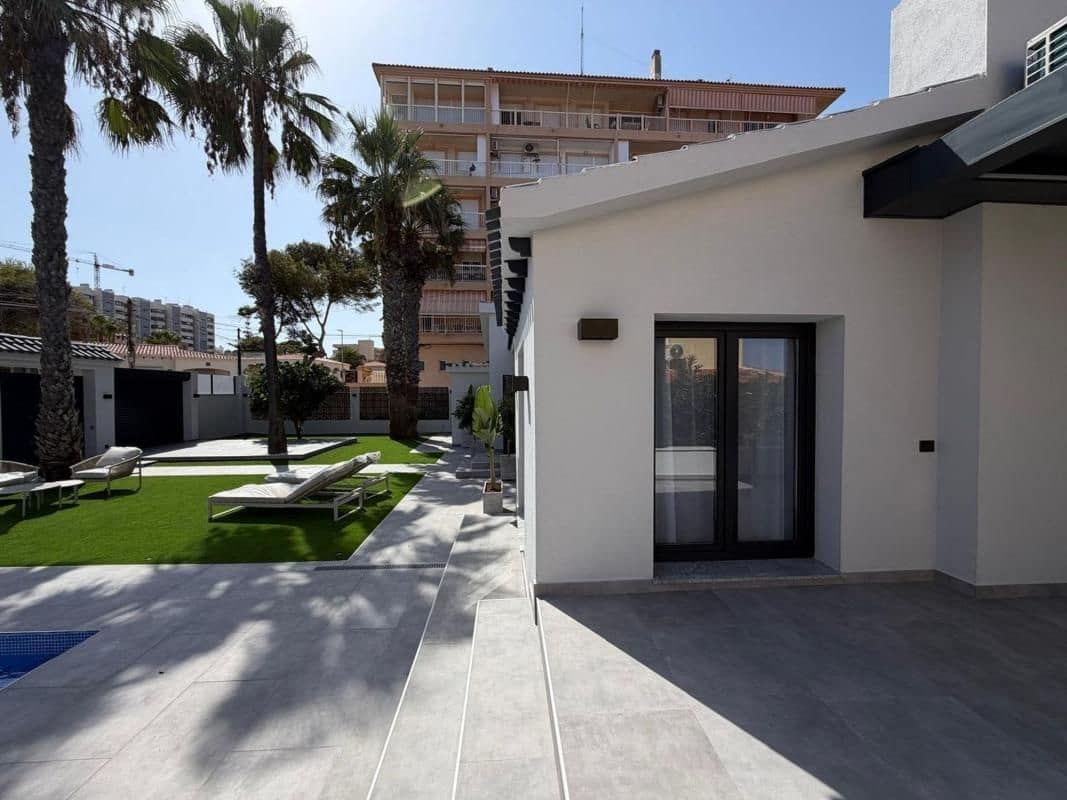 4 camera da letto Villa in vendita in Punta Prima con piscina - 749.000 € (Rif: 10025890)